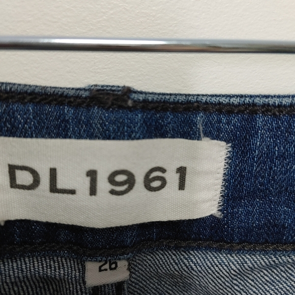 DL1961 Riley Boyfriend Crop jeans size 26 - Picture 8 of 16
